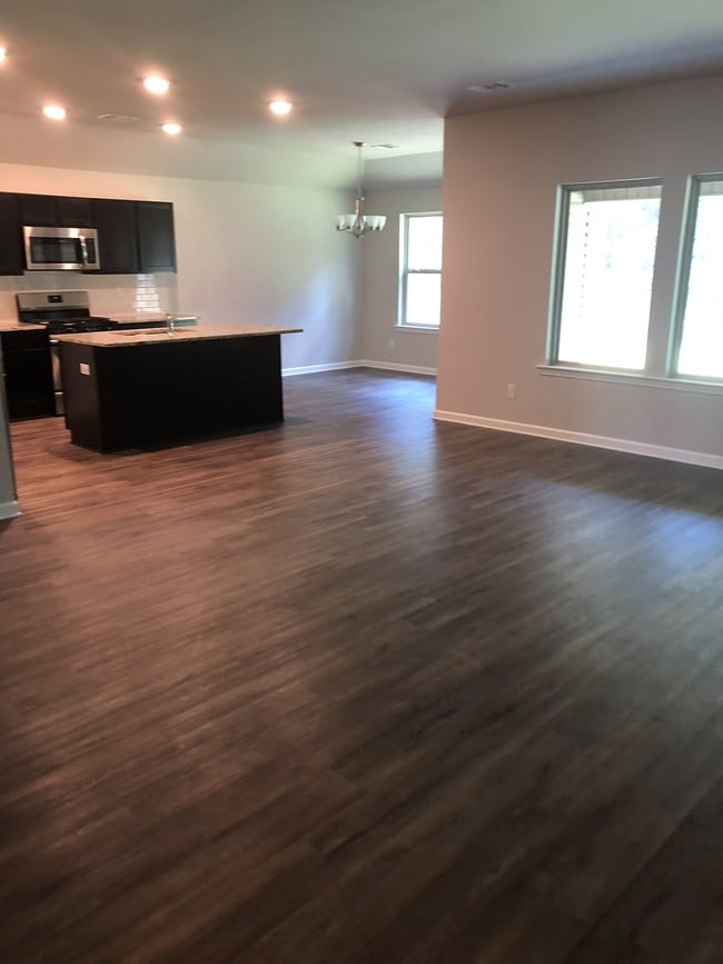 Building Photo - 75712 Rickelin Dr