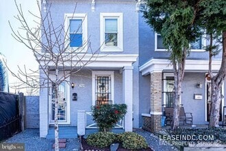 Building Photo - 709 16th St NE