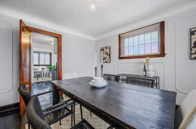 Foto del edificio - 14559 Rosemont Ave