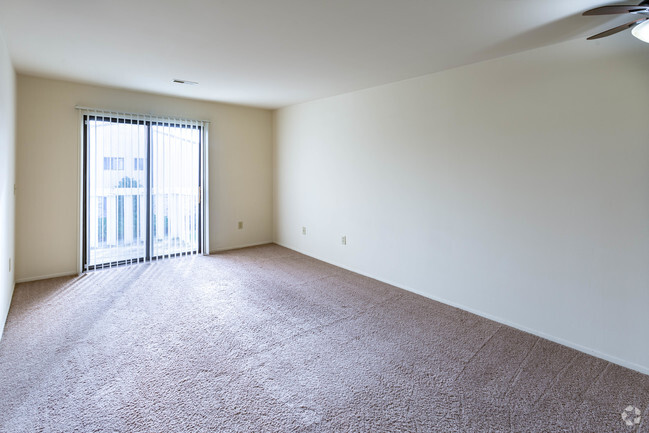 2 BR, 1 BA - Manchester A - 970 SF - Castle Way Apartments