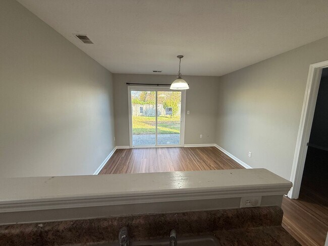 Foto del edificio - Updated home in Highview