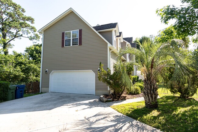 Foto del edificio - PRICE IMPROVEMENT!!!! MOVE-IN READY