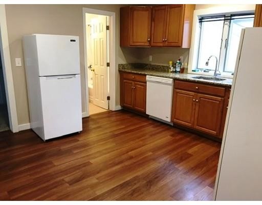 Building Photo - 66 Hutchinson St