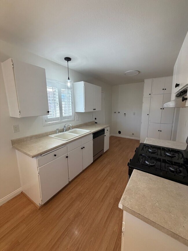 Foto del edificio - 1705 Sequoia Ave