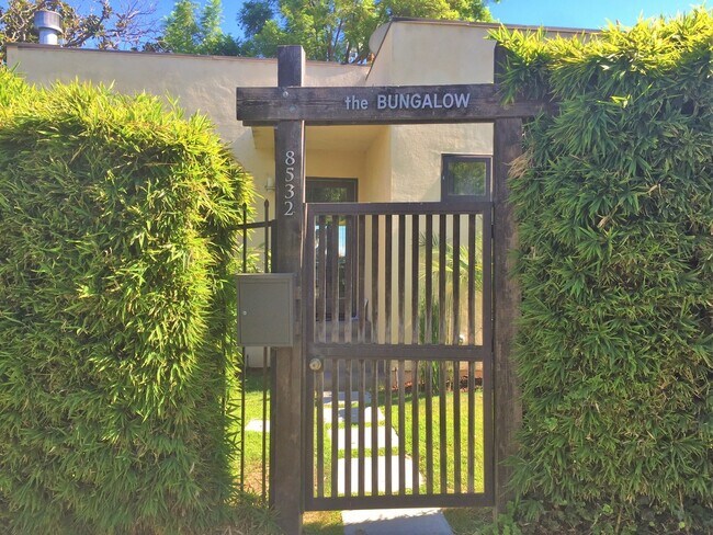 Foto del edificio - Luxury Bungalow on West Knoll in the Heart...