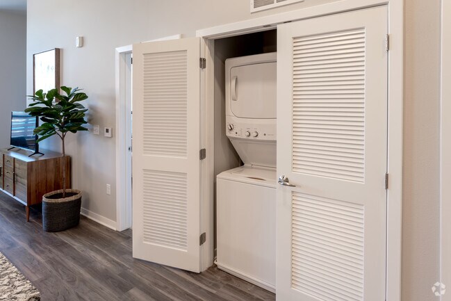 2HAB, 2BA - Bowie - Venue on 78th