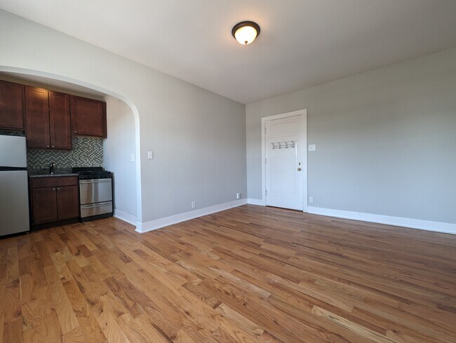 Foto del edificio - 4542 N Damen Ave