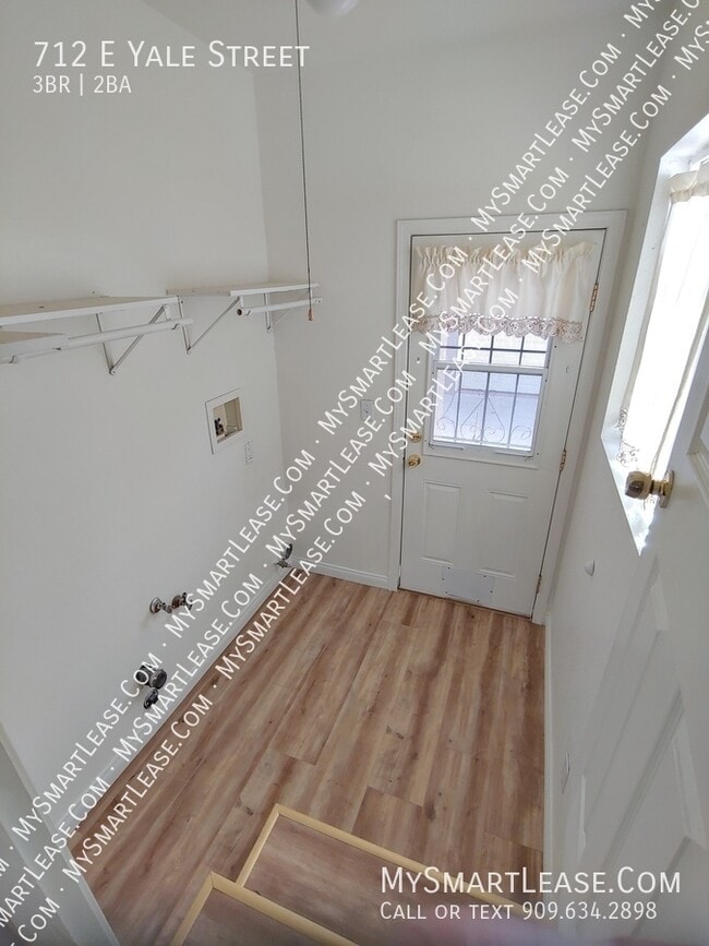 Building Photo - 712 E Yale St