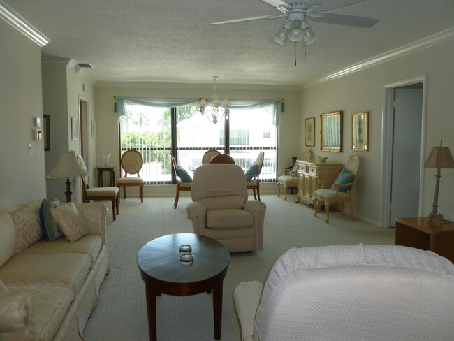 Building Photo - 7 SE Turtle Creek Dr