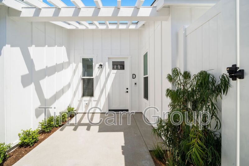 Photo - 243 E 20th St