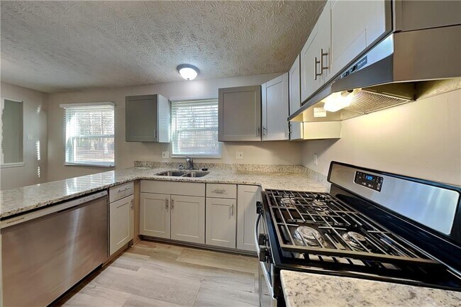 Foto del edificio - 455 Sheringham Ct