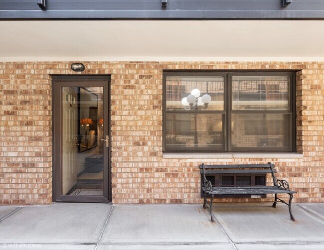 Building Photo - 163 W Division St