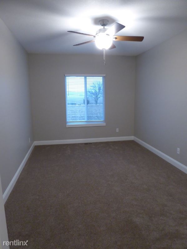 Building Photo - 2136 E Village Estates Ct