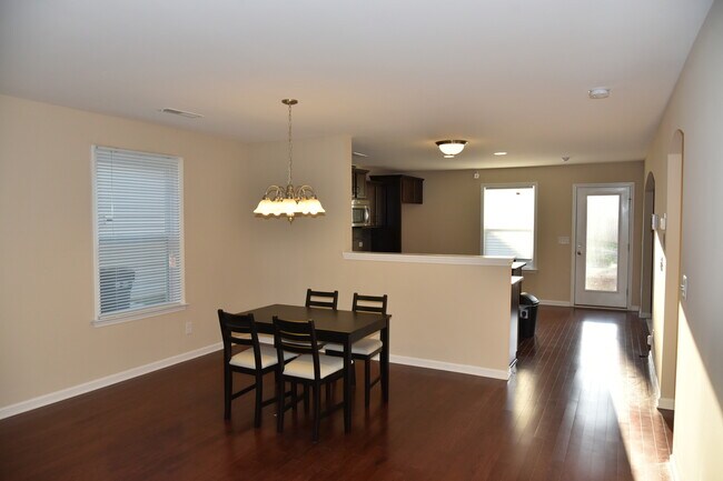 Building Photo - Beautiful home in Charlotte!