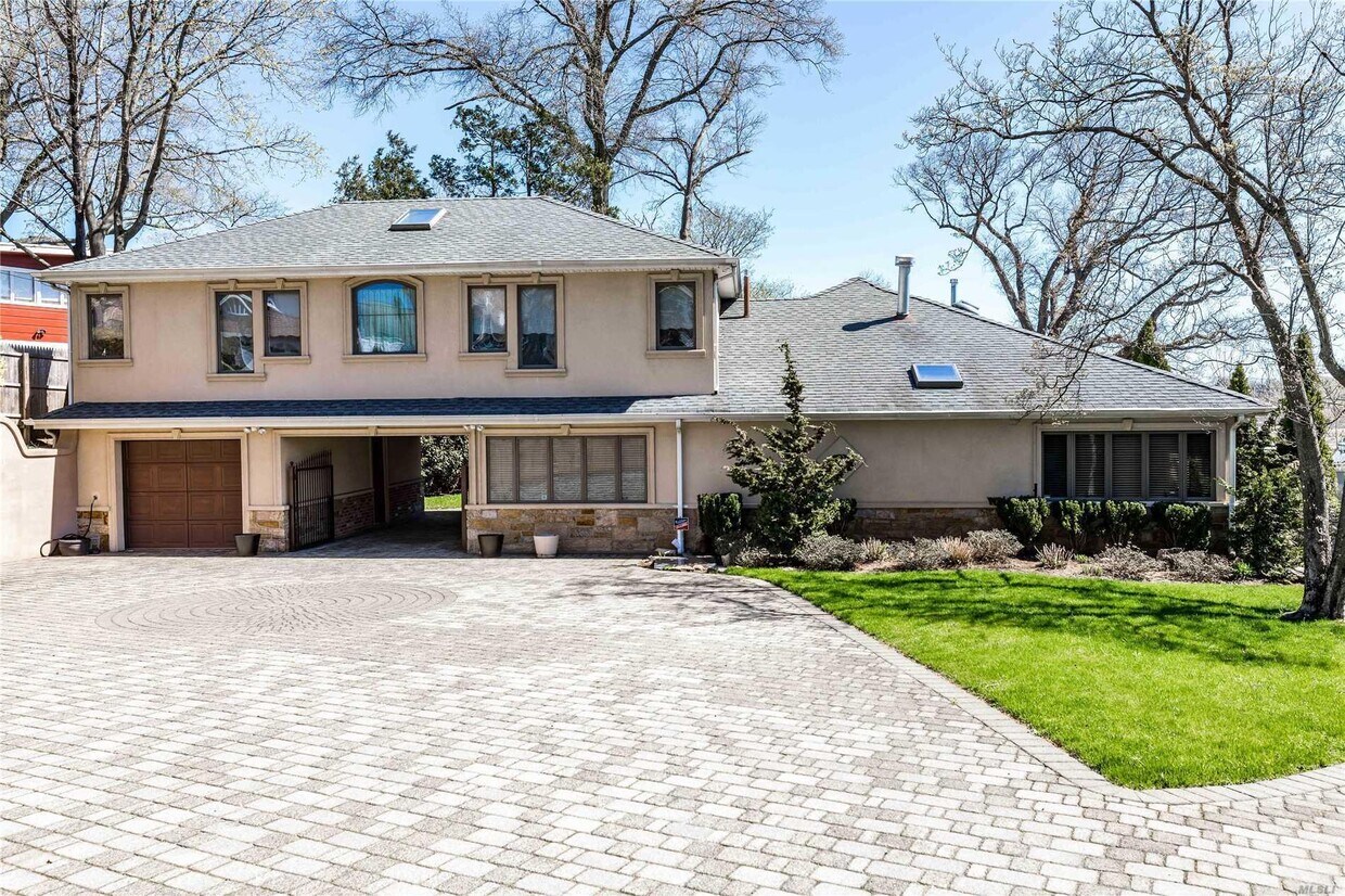 Foto principal - 39-33-39223 223rd St