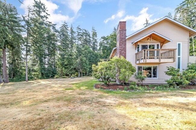 Building Photo - 4 Bed 2 Bath - View Home - Pet Friendly - ...