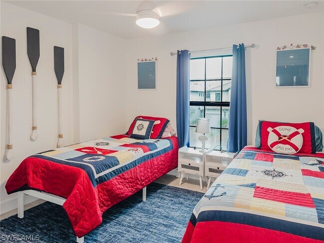 Foto del edificio - 5690 Mayflower Way