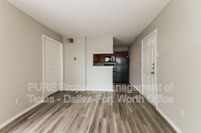 Foto del edificio - 18333 Roehampton Dr