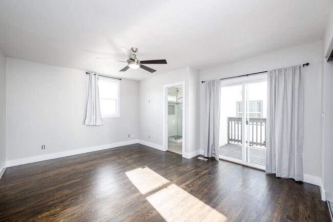 Building Photo - 3139 Nimitz Blvd, San Diego, CA 92106