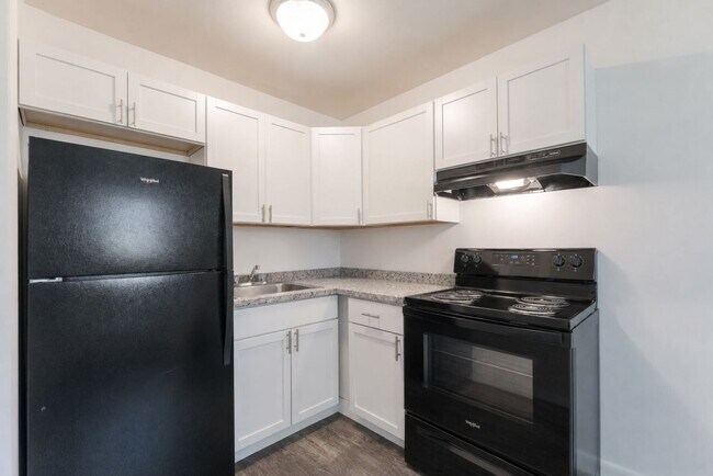 Foto del edificio - Penfield Village Apartment Homes