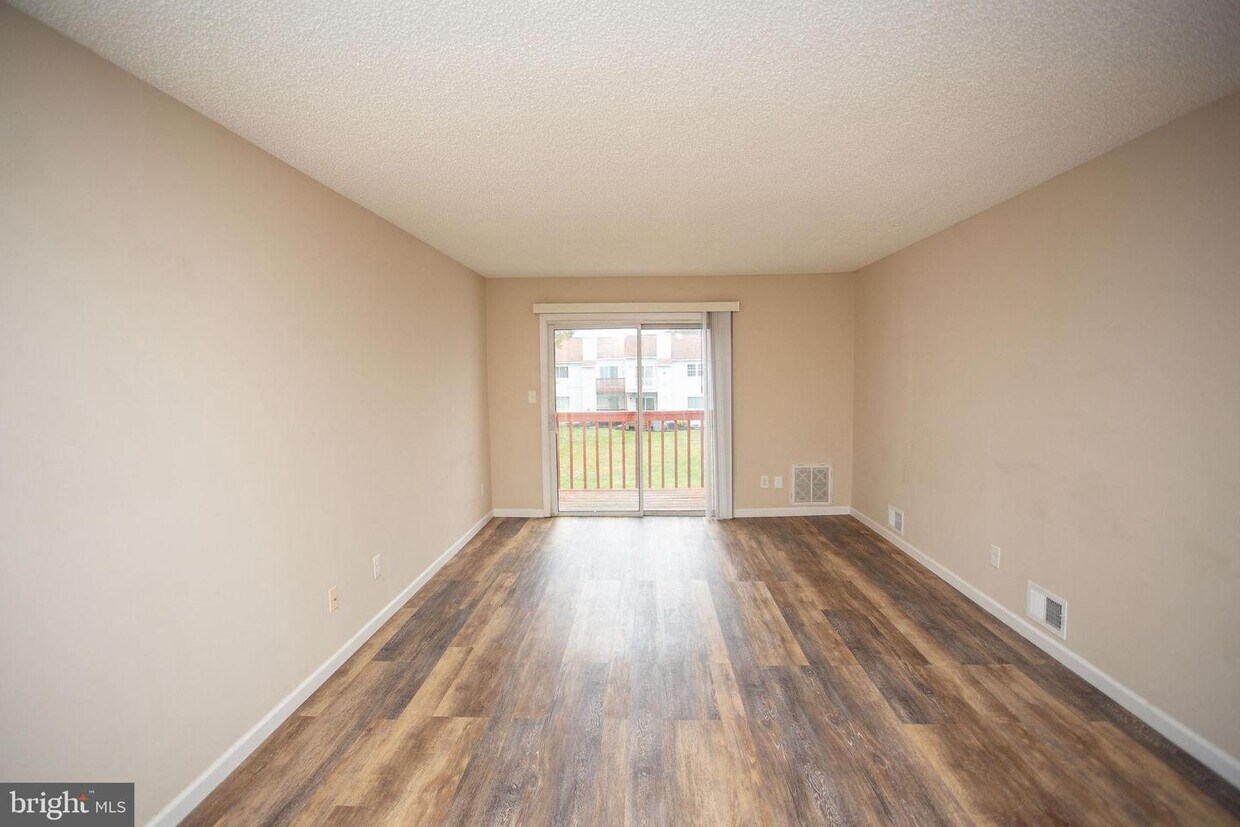 909 Woodchip Rd, Lumberton, NJ 08048 Room for Rent in Lumberton, NJ