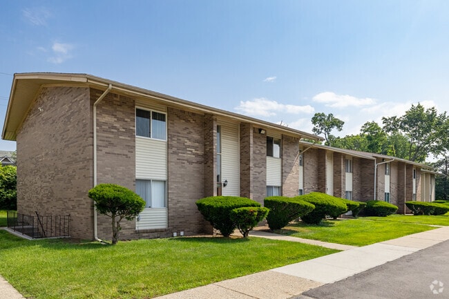 Building Photo - Camelot Apartments