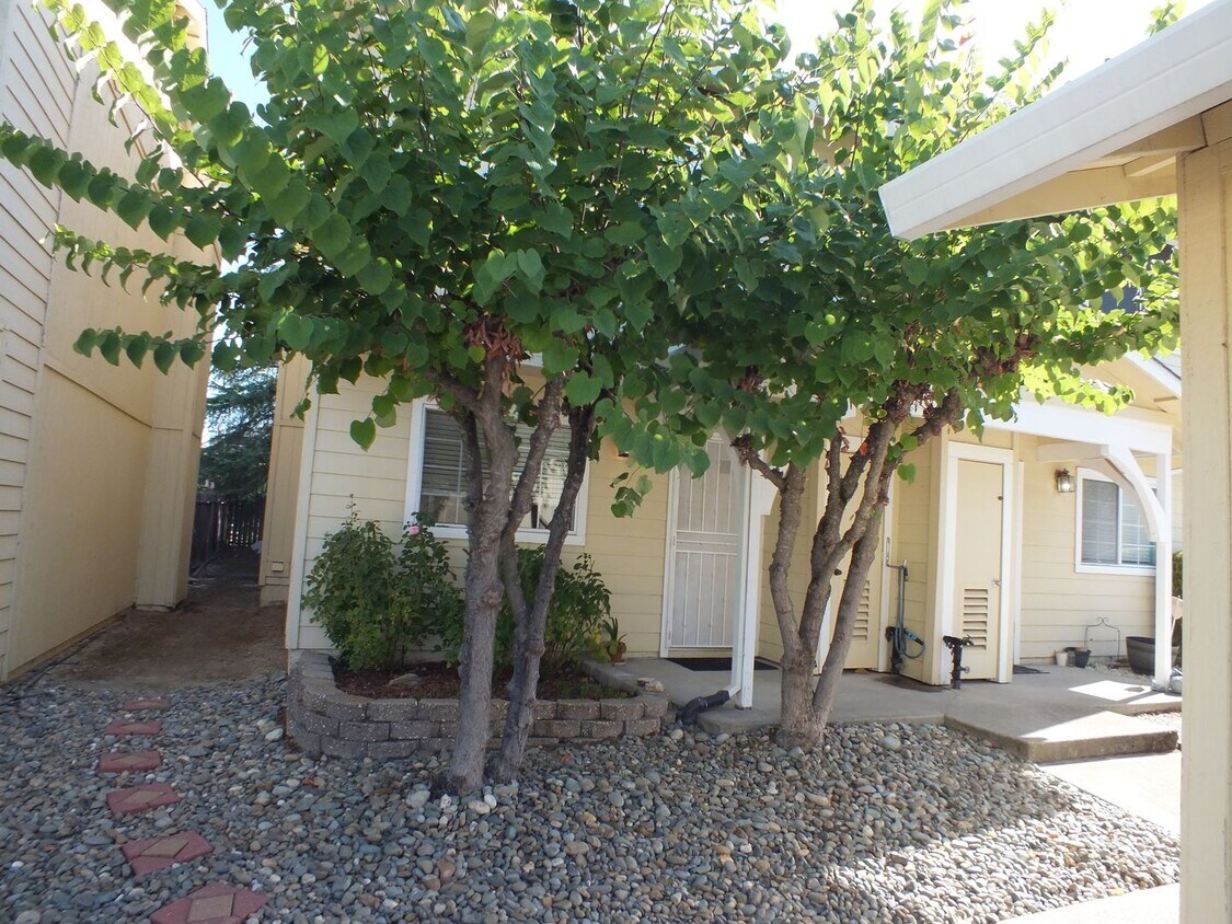 Foto principal - 2/1.5 Diamond Springs condo