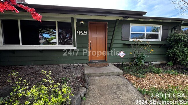 Foto del edificio - Vibrant 3BD | 1.5BA Home w/ Yard - SE Portland