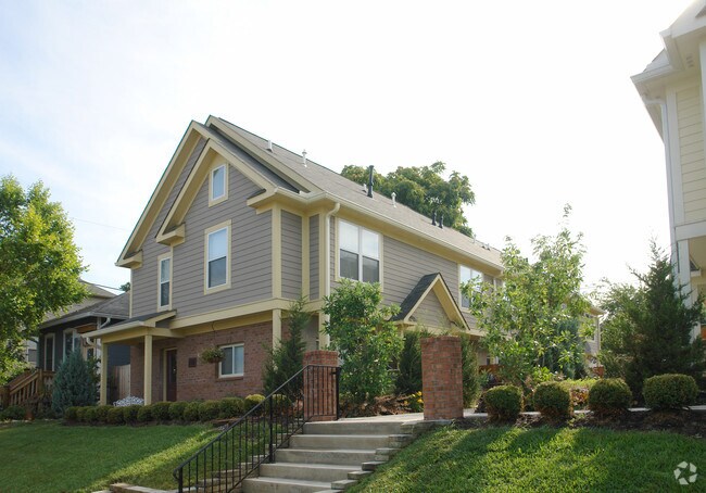 Building Photo - 1104 Perry St