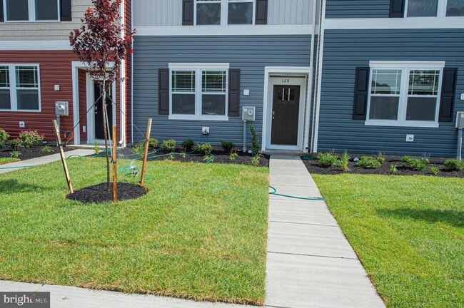 Foto del edificio - 128 Willowtree Ln