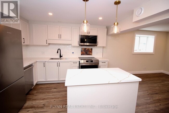 Building Photo - 3008 Young Ave