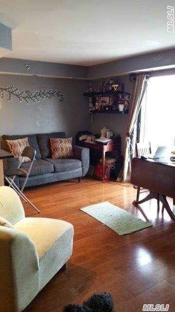 Foto del edificio - 79-39 Calamus Ave