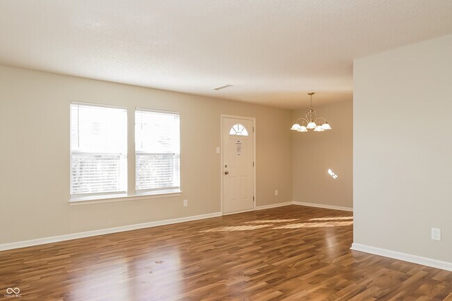 Foto del edificio - 1290 Freemont Ln