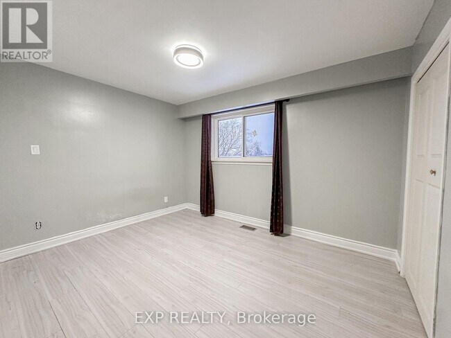 Building Photo - 5 Gooderham Dr