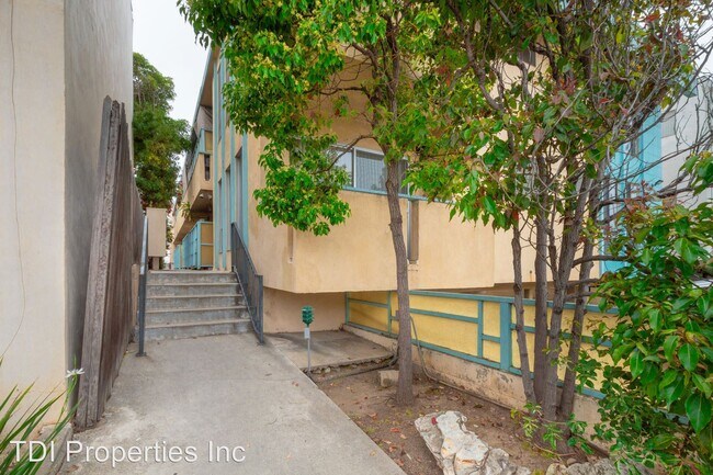 Building Photo - 928 4th St