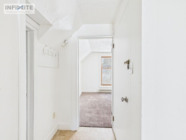 Foto del edificio - Downtown Charmer! 1st Month Free!