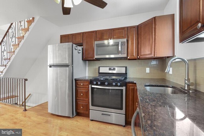 Foto del edificio - 2215 S Hicks St