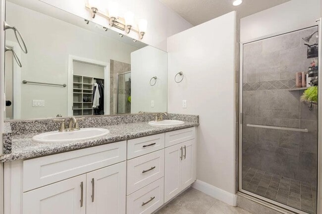 Building Photo - 2713 E 430 N