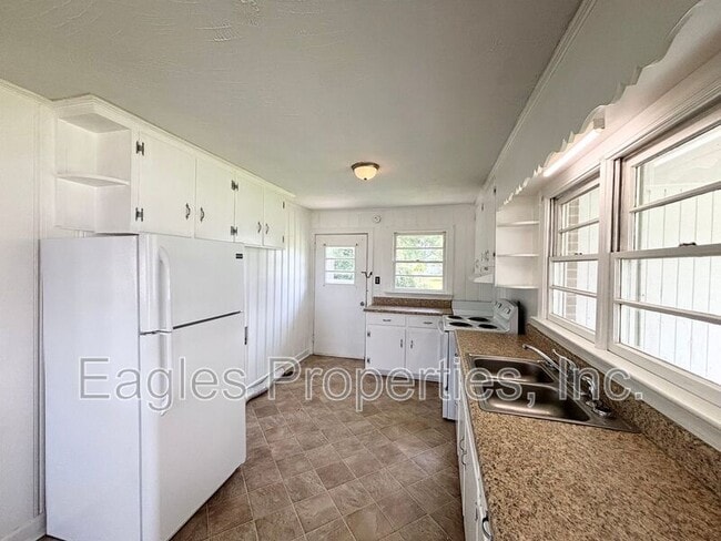 Foto del edificio - 502 N Sycamore St