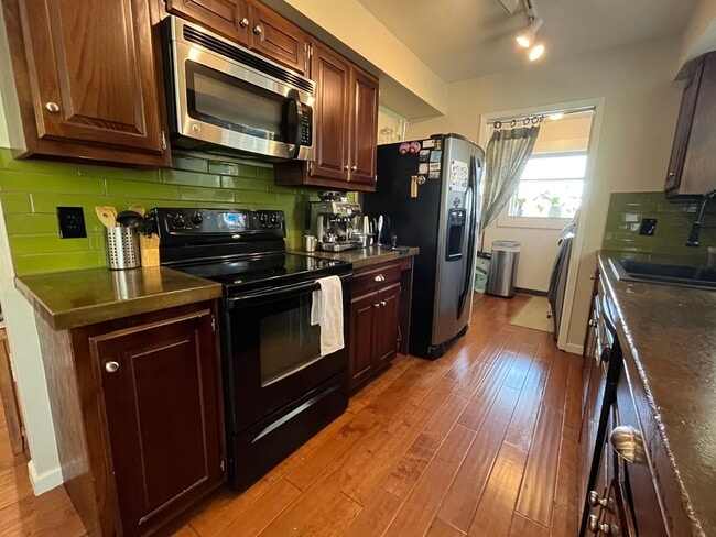 Building Photo - 9788 Orangewood Dr