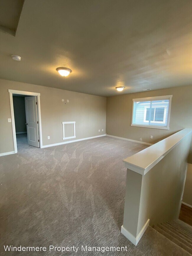 Foto del edificio - 3 br, 2.5 bath House - 6937 Red Ridge Dr #B