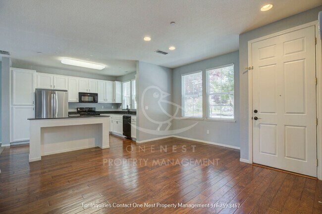 Building Photo - 862 Courtyards Loop