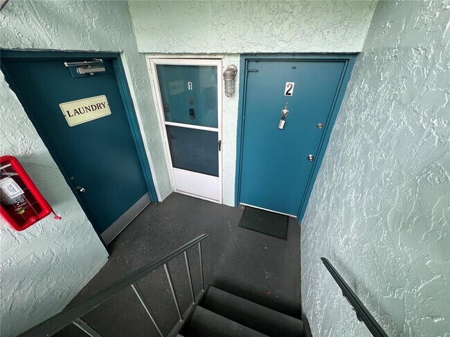 Foto del edificio - 275-114 114th Ave N