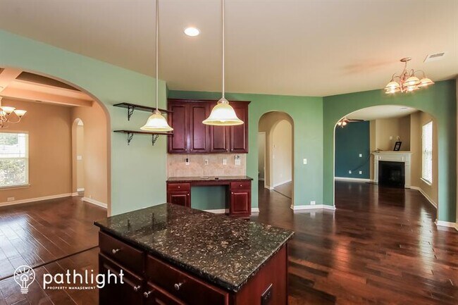 Building Photo - 2752 Huntcliff Drive