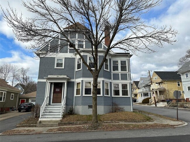 Building Photo - 460 Morris Ave