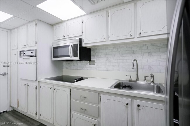 Foto del edificio - 1000 West Ave