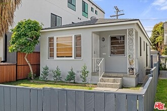Building Photo - 8666 Cadillac Ave