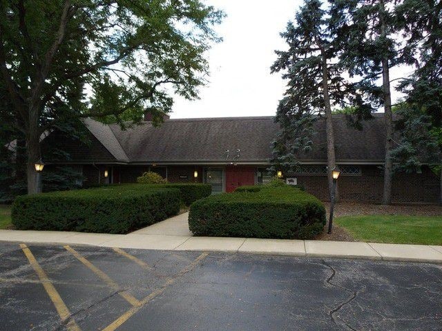 Clubhouse - 138 E Bailey Rd (Naperville, IL) Apartment