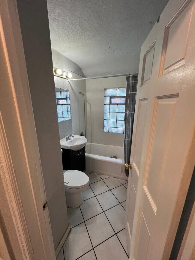 Foto del edificio - 4758 N 19th Pl