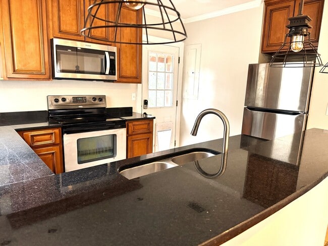 Building Photo - 3336 Green St